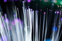 Novo recorde de velocidade de transmissão de dados em fibra óptica